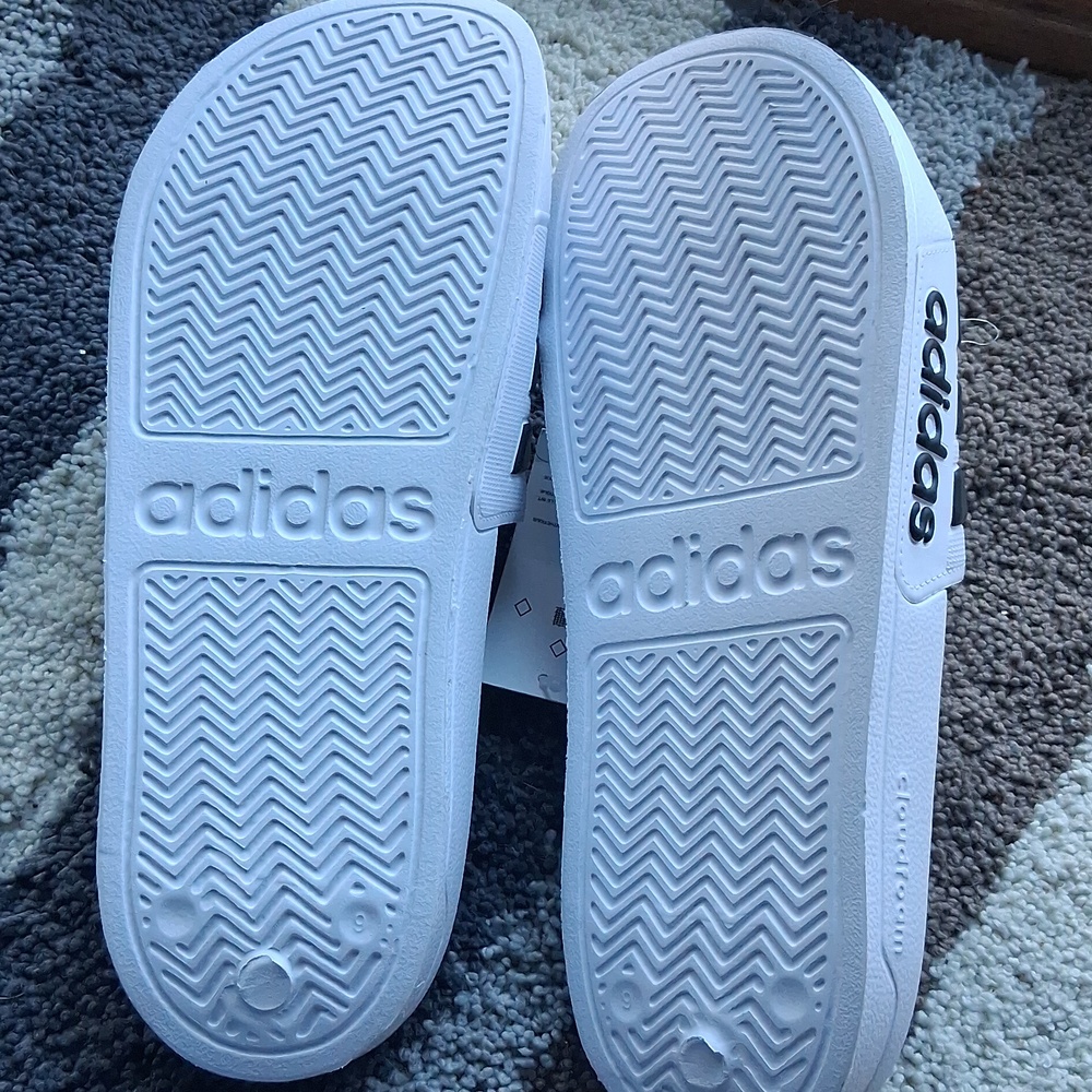 NWT Black and white Adidas slides - Picture 4 of 7